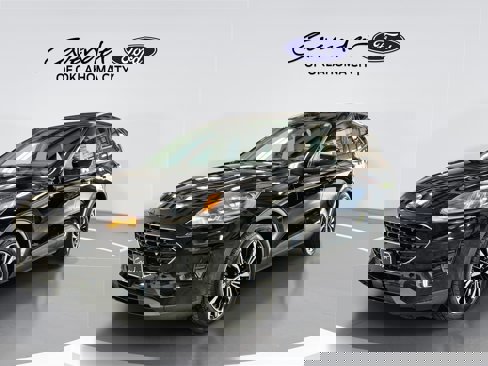 Used 2022 Ford Escape SE w/ SE Sport Appearance Package image 4
