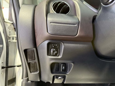 Used 2012 Mitsubishi i ES image 17