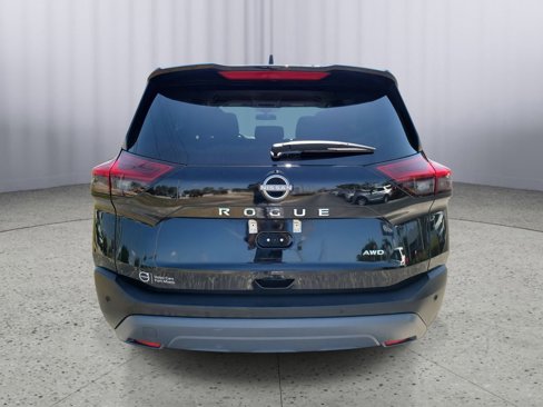 Used 2023 Nissan Rogue S image 5