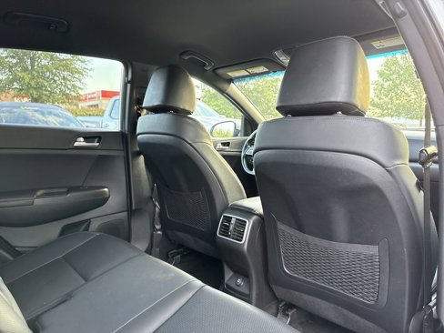Used 2020 Kia Sportage S image 17