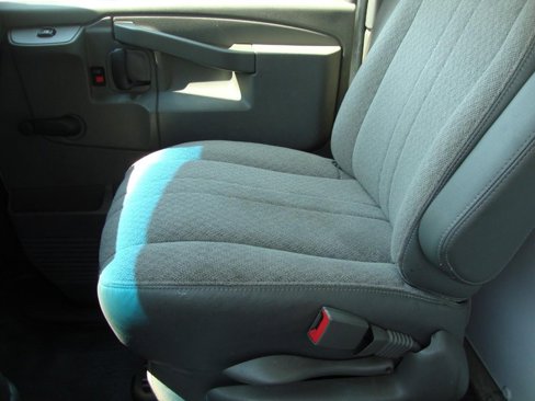 Used 2018 Chevrolet Express 2500 image 12