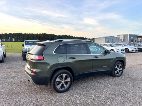 Used 2019 Jeep Cherokee Limited image 8