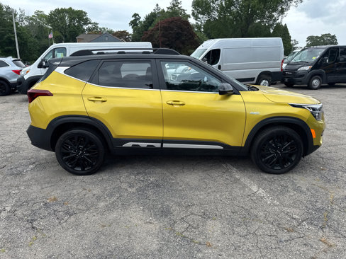Used 2023 Kia Seltos Nightfall Edition image 7