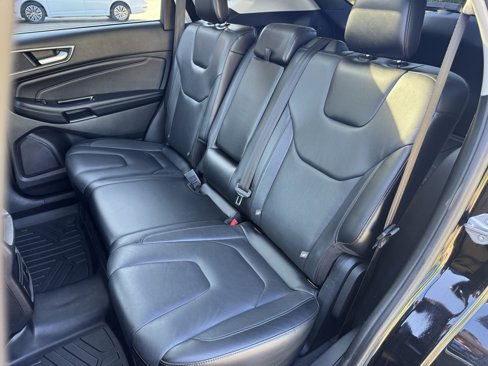 Used 2017 Ford Edge Titanium w/ Technology Package image 36