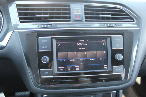 Used 2018 Volkswagen Tiguan S image 33