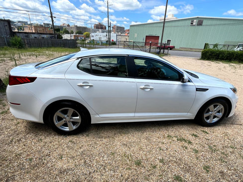 Used 2015 Kia Optima LX image 11
