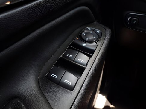 Used 2024 Chevrolet Equinox LT image 8