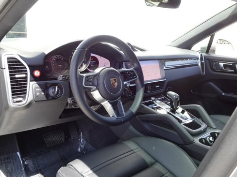 Used 2023 Porsche Cayenne Platinum Edition image 12