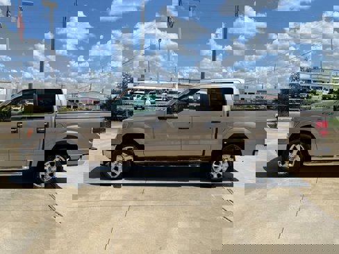 Used 2013 Ford F150 XLT w/ XLT Chrome Pkg image 2