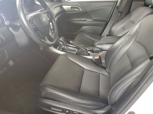 Used 2016 Honda Accord Sport image 11