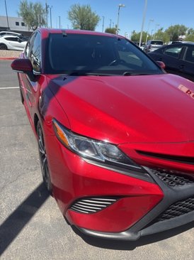 Used 2020 Toyota Camry SE image 3