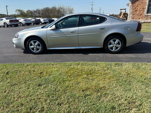 Used 2007 Pontiac Grand Prix w/ Preferred Package image 2