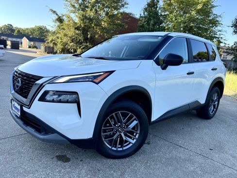Used 2023 Nissan Rogue S image 9