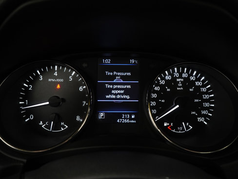 Used 2020 Nissan Rogue SV image 26