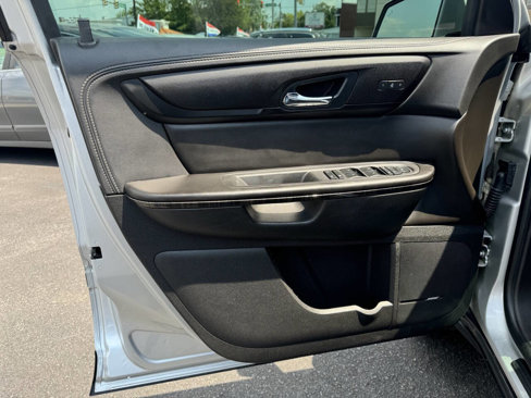 Used 2017 GMC Acadia Limited SLT image 18