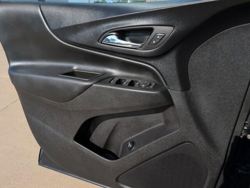 Used 2023 Chevrolet Equinox LT image 21