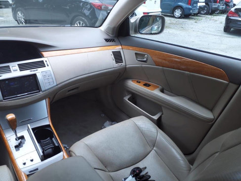 Used 2007 Toyota Avalon Limited image 10