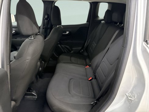 Used 2021 Jeep Renegade Latitude image 11
