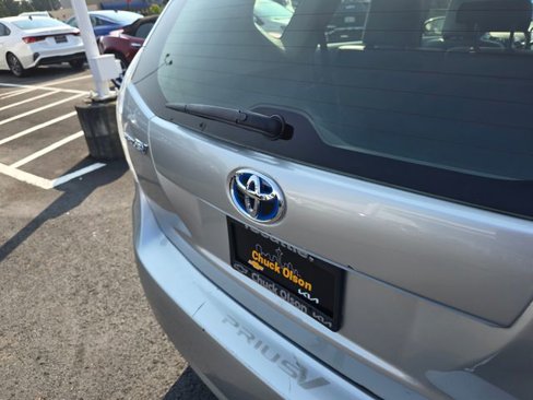 Used 2013 Toyota Prius V image 19