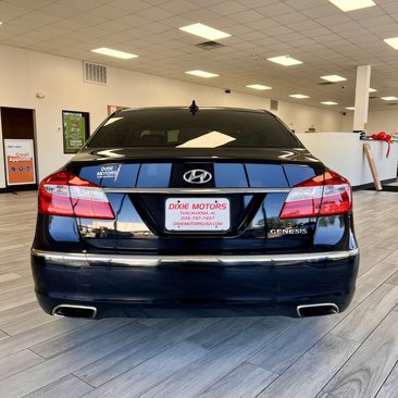 Used 2013 Hyundai Genesis 3.8 image 8