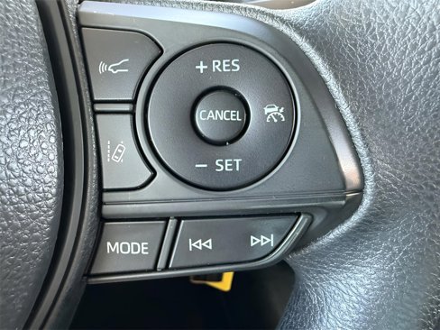 Used 2020 Toyota Corolla LE image 18