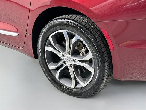 Used 2023 Chrysler Pacifica Pinnacle image 8