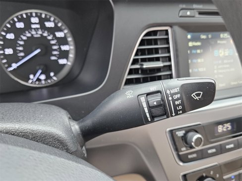 Used 2016 Hyundai Sonata SE image 35