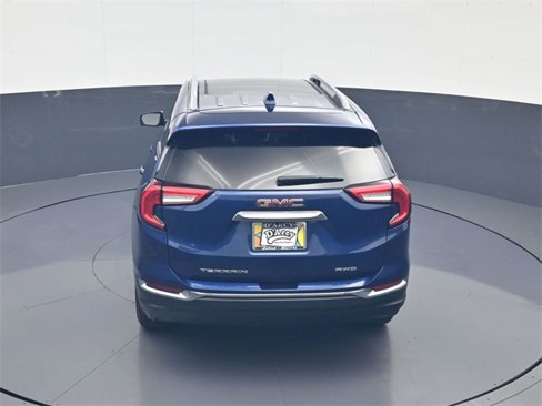 Used 2022 GMC Terrain SLT image 18