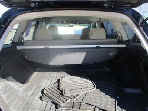 Used 2011 Subaru Outback 2.5i Premium w/ All-Weather Pkg image 6