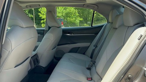 Used 2021 Toyota Camry XLE image 30