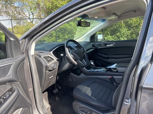 Used 2017 Ford Edge SEL image 11