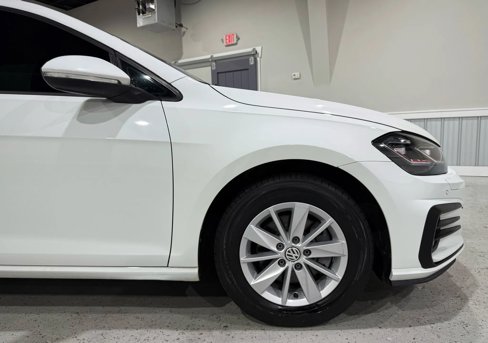 Used 2019 Volkswagen Golf S image 8