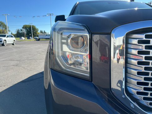 Used 2015 GMC Yukon Denali w/ Premium Package image 10