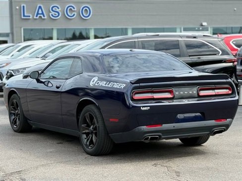 Used 2015 Dodge Challenger SXT w/ Driver Convenience Group image 37