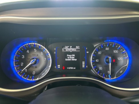 Used 2020 Chrysler Voyager Lxi image 23