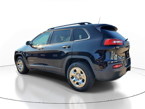 Used 2018 Jeep Cherokee Sport w/ Cold Weather Group image 3