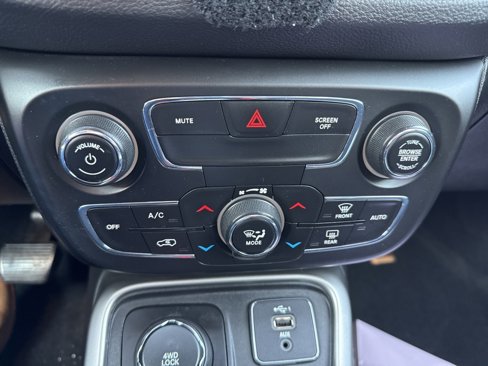 Used 2021 Jeep Compass Sport w/ Cold Weather Group image 10