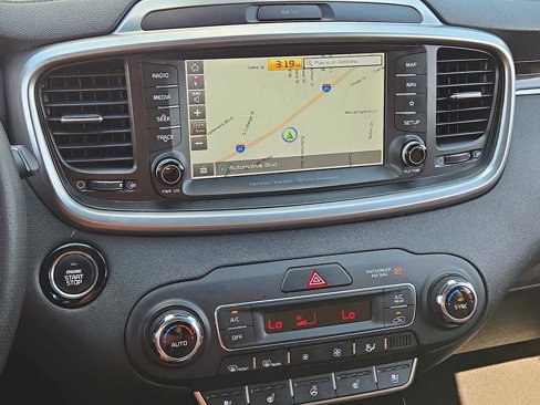 Used 2019 Kia Sorento SX image 28
