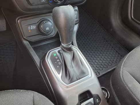 Certified 2022 Jeep Renegade Latitude image 14