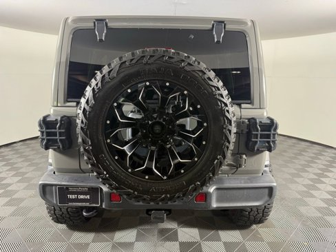 Used 2020 Jeep Wrangler Unlimited Sahara image 6