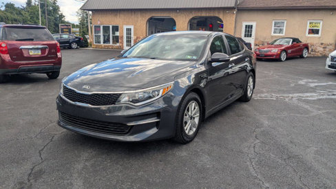 Used 2017 Kia Optima LX w/ Convenience Package image 2