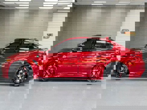 Used 2017 Alfa Romeo Giulia Quadrifoglio image 4