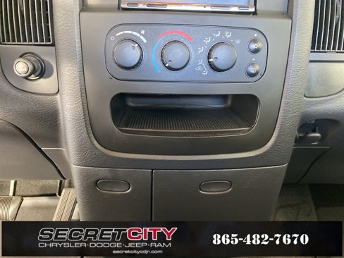 Used 2004 Dodge Ram 1500 Truck SLT image 24