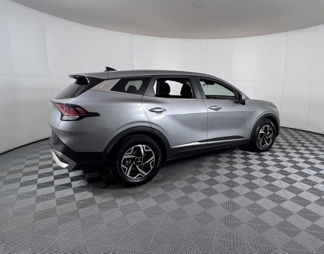 Used 2023 Kia Sportage LX image 4