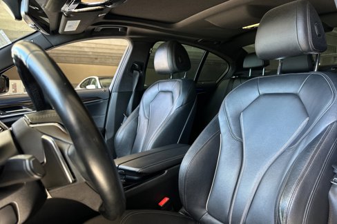 Used 2019 BMW 530i w/ Premium Package image 6