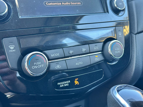 Used 2018 Nissan Rogue SV w/ Sun & Sound Touring Package image 25