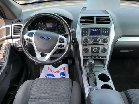 Used 2013 Ford Explorer XLT w/ Class III Trailer Tow Pkg image 8