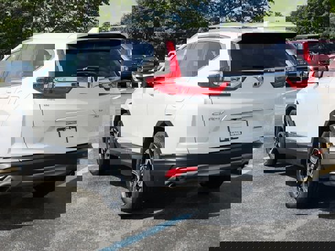 Used 2019 Honda CR-V Touring image 4