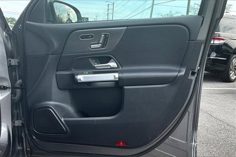 Used 2021 Mercedes-Benz GLB 250 image 27