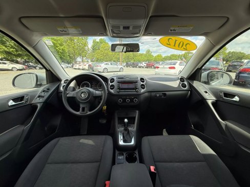 Used 2012 Volkswagen Tiguan S image 8